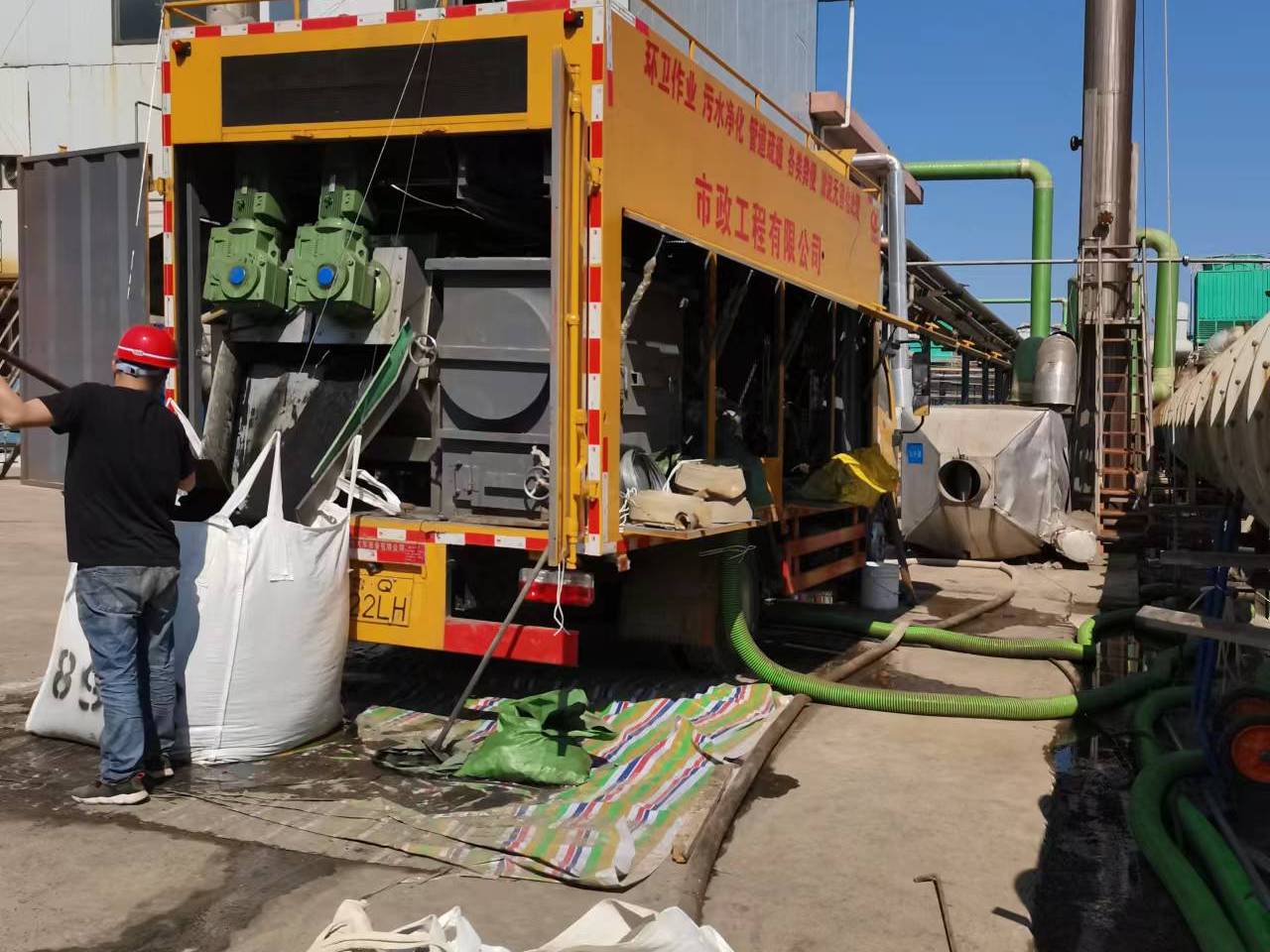 西平淤泥压干处理